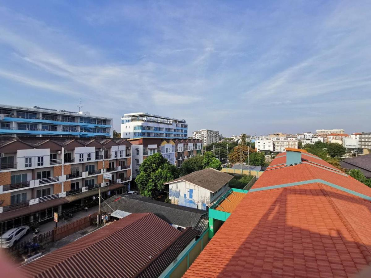The Sea Bangsaen Hotel Exterior photo