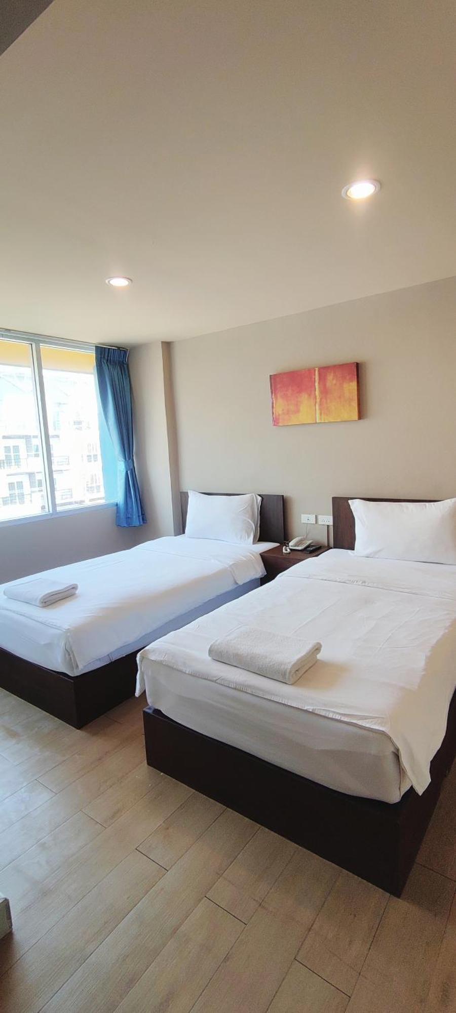 The Sea Bangsaen Hotel Exterior photo