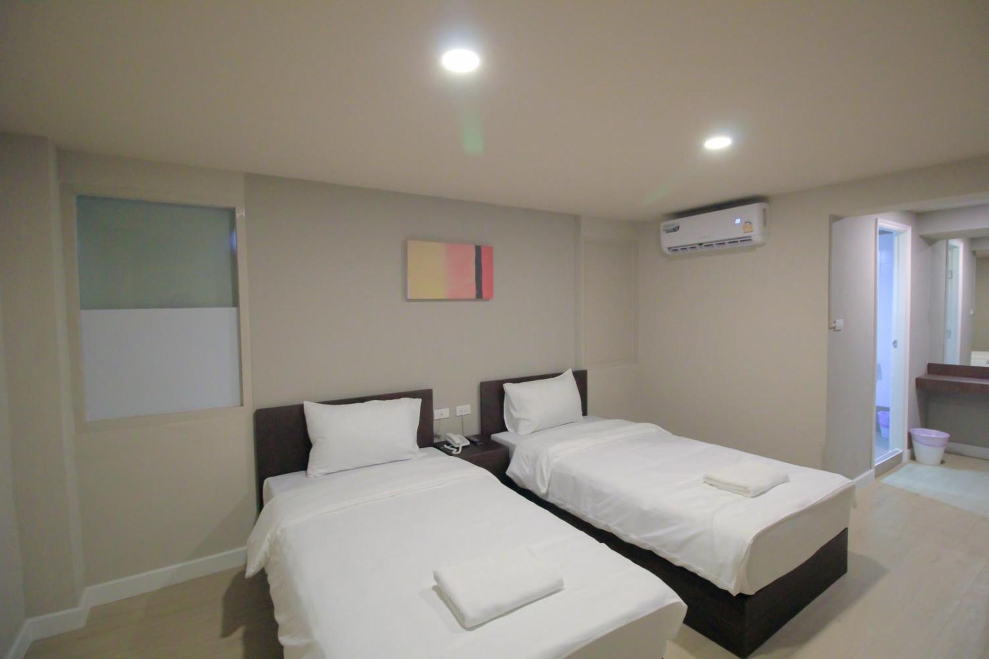 The Sea Bangsaen Hotel Exterior photo